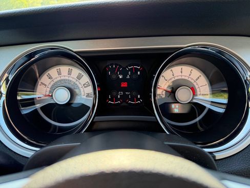 Used 2010 Ford Mustang GT RWD image 23