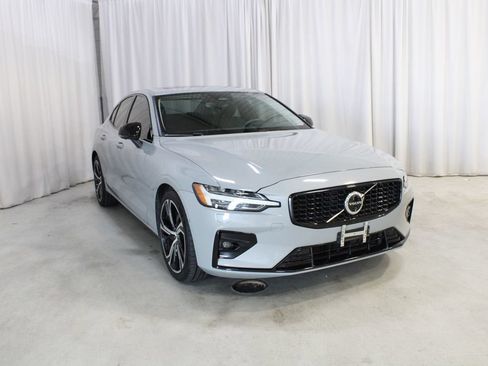 Used 2024 Volvo S60 B5 Plus FWD image 37