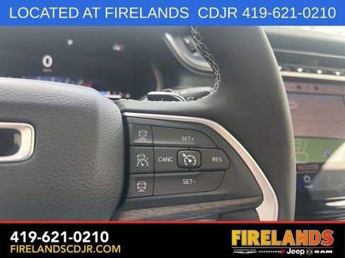 Used 2023 Jeep Grand Cherokee Limited AWD/4WD image 22