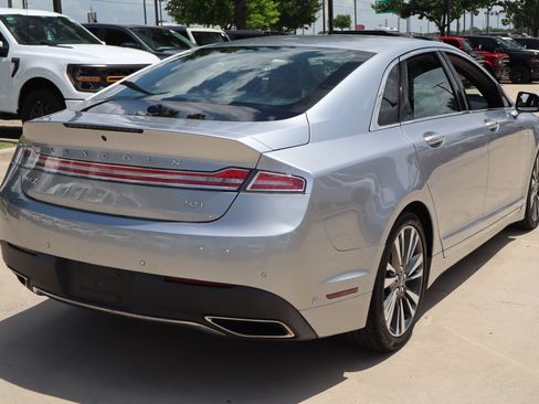 Used 2020 Lincoln MKZ Reserve FWD image 3
