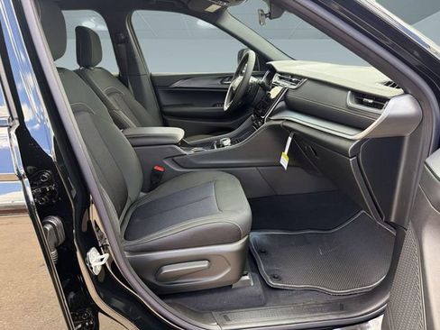 New 2026 Jeep Grand Cherokee Laredo RWD image 29