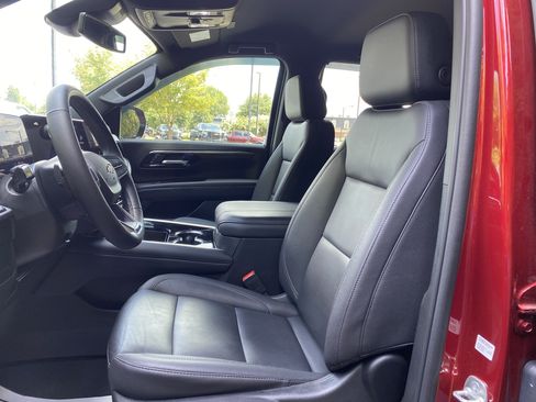 Used 2025 Chevrolet Tahoe LT w/ Comfort Package AWD/4WD image 16