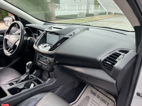 Used 2017 Ford Escape Titanium FWD image 13