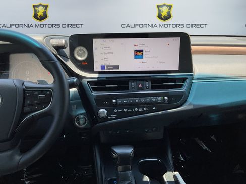 Used 2025 Lexus ES 300h w/ Premium Package FWD image 13