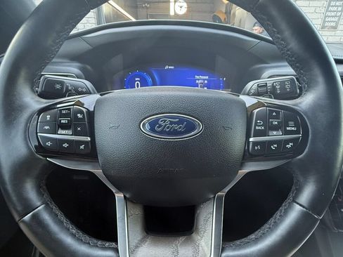 Used 2021 Ford Explorer Platinum w/ Equipment Group 601A AWD/4WD image 21