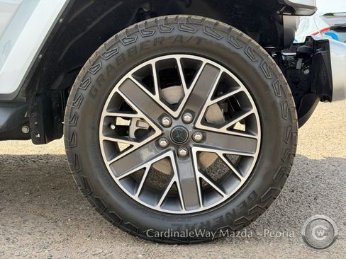 Used 2024 Jeep Wrangler High Altitude AWD/4WD image 12
