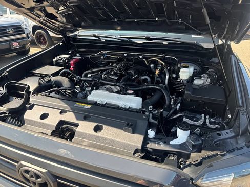 Used 2025 Toyota Tacoma SR5 AWD/4WD image 47