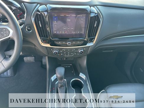 Used 2023 Chevrolet Traverse Premier image 14