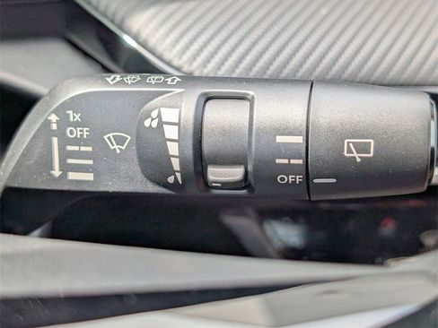 New 2026 Nissan Kicks SR image 25