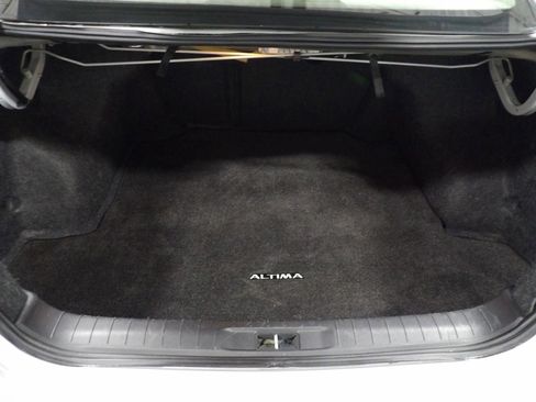 Used 2017 Nissan Altima 2.5 SL w/ Moonroof Package FWD image 8