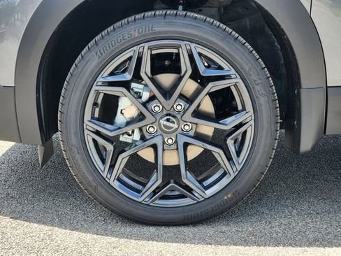 New 2025 Nissan Kicks SR image 7