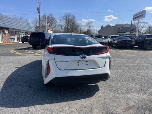 Used 2017 Toyota Prius Prime Plus image 15