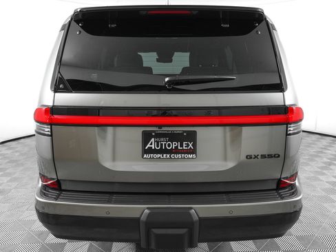 Used 2025 Lexus GX 550 w/ Accessory Package (2T) AWD/4WD image 5