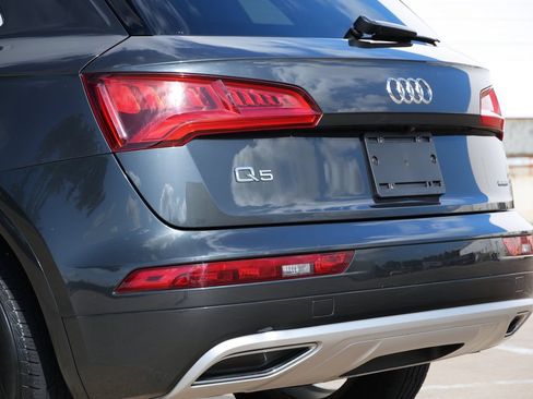 Used 2019 Audi Q5 2.0T Premium w/ Convenience Package AWD/4WD image 32