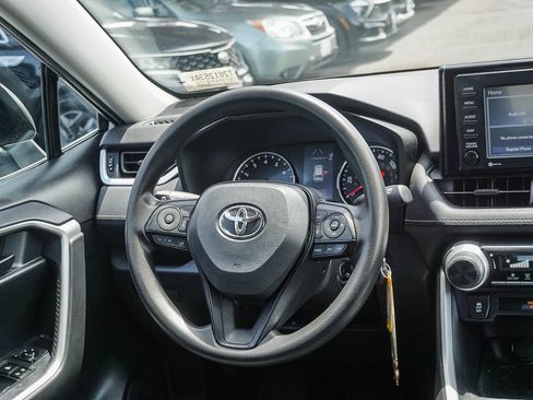 Used 2020 Toyota RAV4 LE w/ Carpet Mat Package AWD/4WD image 17