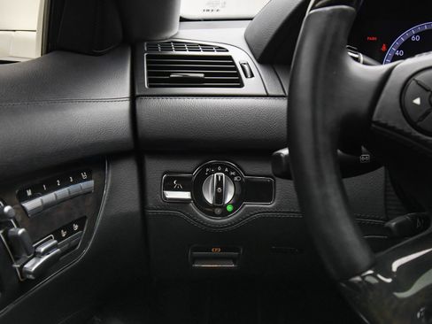 Used 2014 Mercedes-Benz CL 550 4MATIC image 34