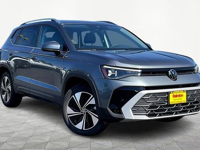 New 2025 Volkswagen Taos SE