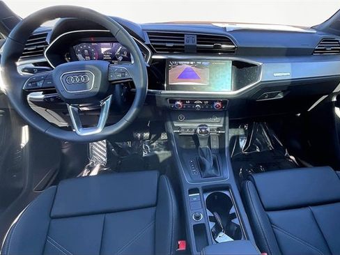 New 2025 Audi Q3 2.0T Premium image 10