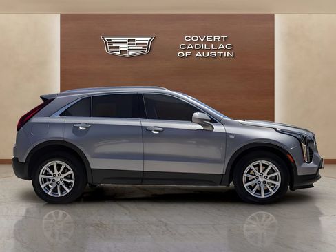 Certified 2023 Cadillac XT4 Luxury w/ Cold Weather Package FWD image 5
