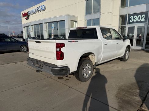 Used 2025 Chevrolet Silverado 1500 LT image 4