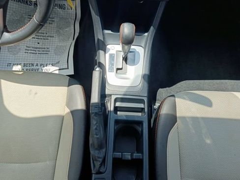 Used 2017 Subaru Crosstrek 2.0i Premium AWD/4WD image 3