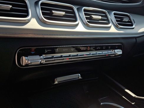 Used 2024 Mercedes-Benz GLE 450e 4MATIC image 17