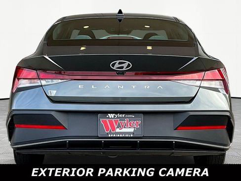 Used 2024 Hyundai Elantra SEL FWD image 5