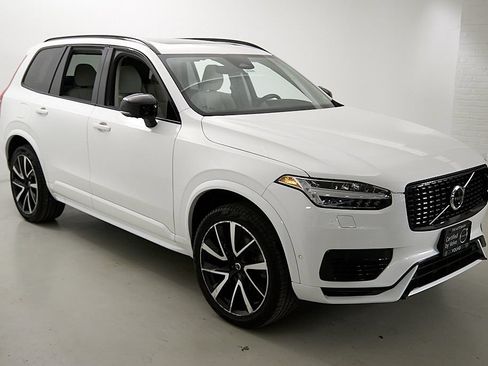 Used 2023 Volvo XC90 T8 Plus w/ Protection Package Premier AWD/4WD image 4