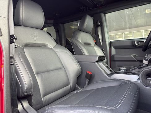 New 2025 Ford Bronco Big Bend w/ Black Diamond Package image 38