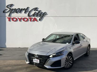 Used 2024 Nissan Altima 2.5 SV
