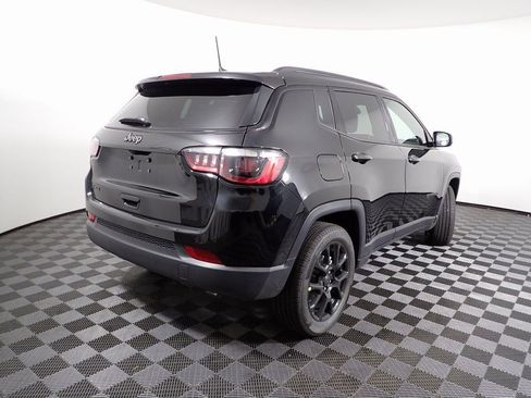 New 2026 Jeep Compass Latitude image 14