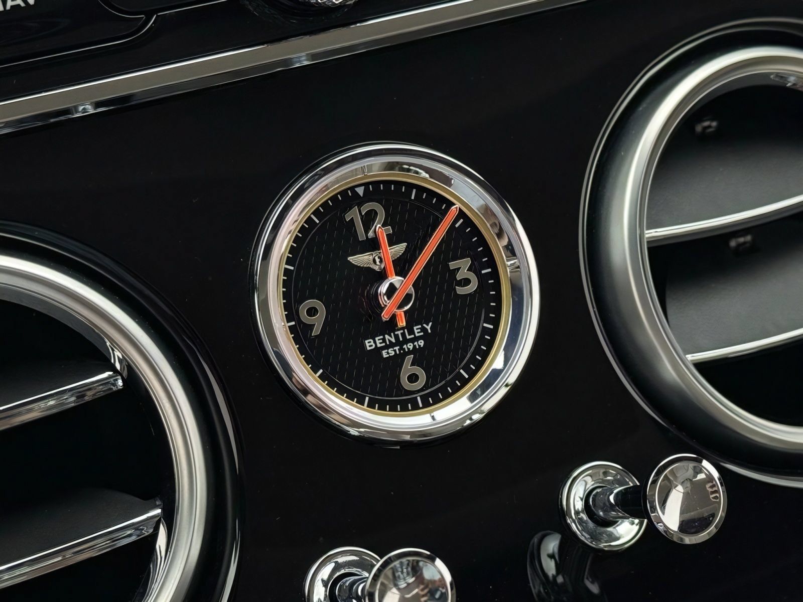 Used 2024 Bentley Continental GT AWD/4WD image 18