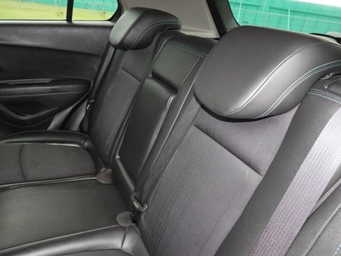 Used 2016 Chevrolet Trax LT w/ LT Convenience Package FWD image 19
