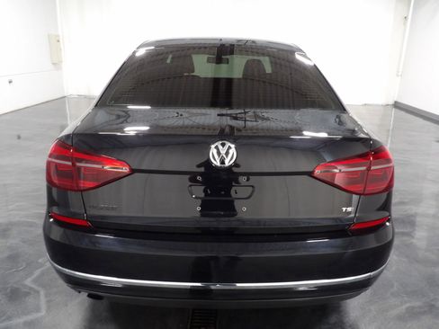 Used 2018 Volkswagen Passat 2.0T S image 5