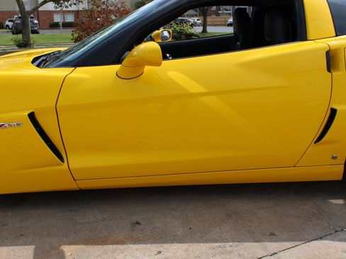 Used 2007 Chevrolet Corvette Z06 w/ Preferred Equipment Group RWD image 40