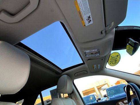 Used 2025 Mercedes-Benz GLE 350 4MATIC image 11