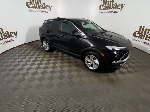 Used 2024 Buick Encore GX Preferred w/ Comfort Package FWD image 2