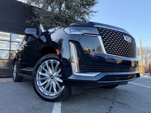 Used 2023 Cadillac Escalade Premium Luxury image 8