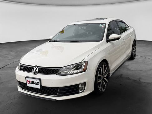 Used 2013 Volkswagen Jetta GLI FWD image 3