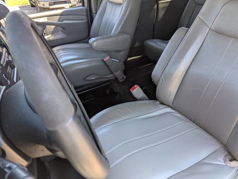 Used 2014 Chevrolet Express 2500 LS image 25