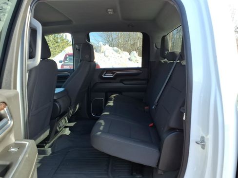 Used 2024 GMC Sierra 3500 SLE w/ SLE Convenience Package image 11