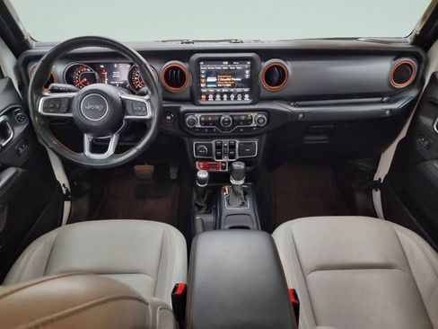 Certified 2023 Jeep Gladiator Mojave w/ Cold Weather Group AWD/4WD image 9
