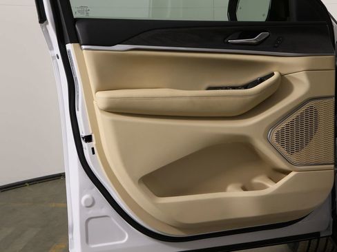 New 2026 Jeep Grand Cherokee Limited AWD/4WD image 19