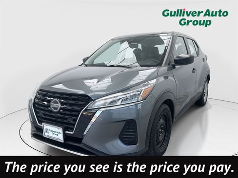 Used 2021 Nissan Kicks S image 1