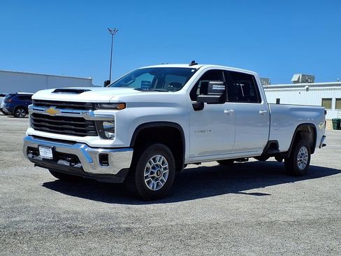 Used 2024 Chevrolet Silverado 2500 LT RWD image 3