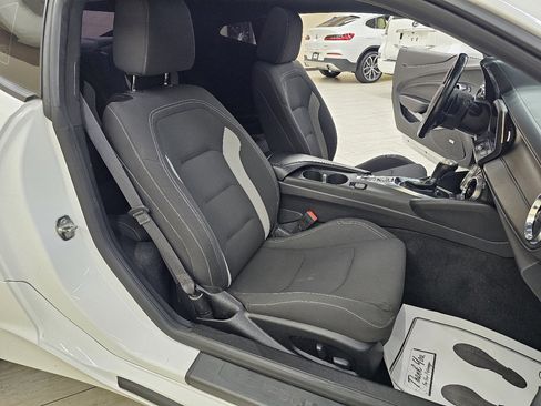 Used 2020 Chevrolet Camaro LT w/ Technology Package image 23