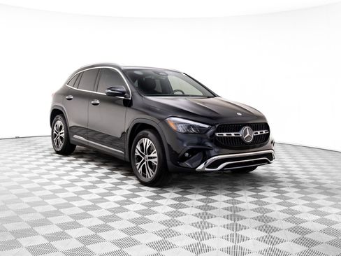 Certified 2025 Mercedes-Benz GLA 250 4MATIC w/ Exclusive Package image 9