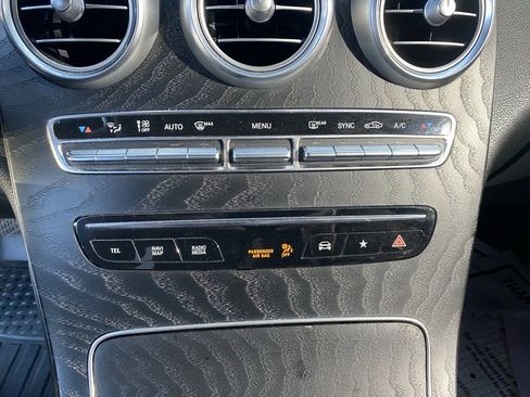 Used 2021 Mercedes-Benz GLC 300 GLC 300 image 21