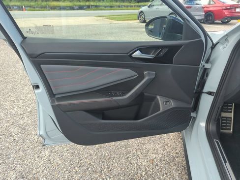 Used 2025 Volkswagen Jetta GLI Autobahn FWD image 18