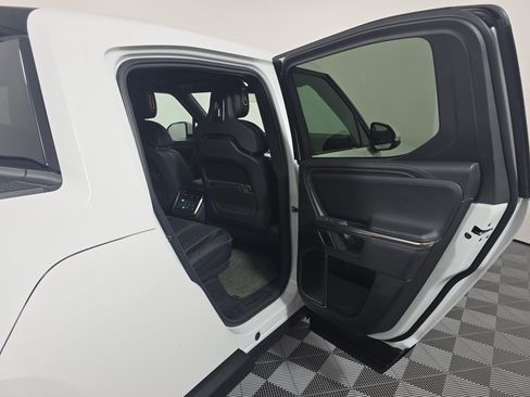 Used 2024 Rivian R1T Adventure AWD/4WD image 19